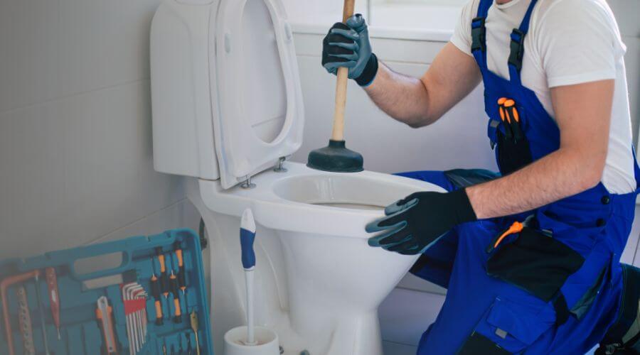 Professional expert plumbing services in Daisetta, TX